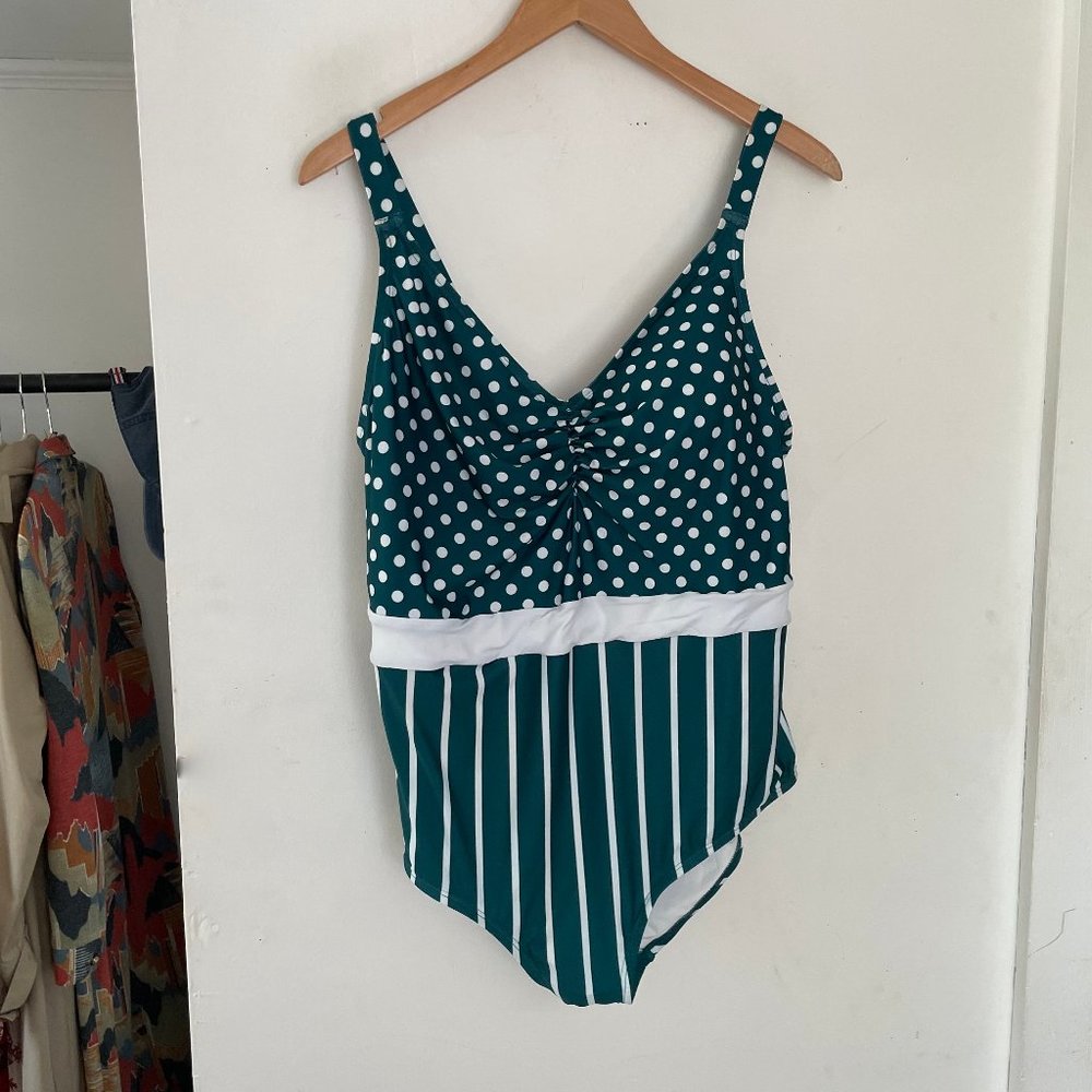 Modcloth Cleo One Piece Swimsuit Size 2X